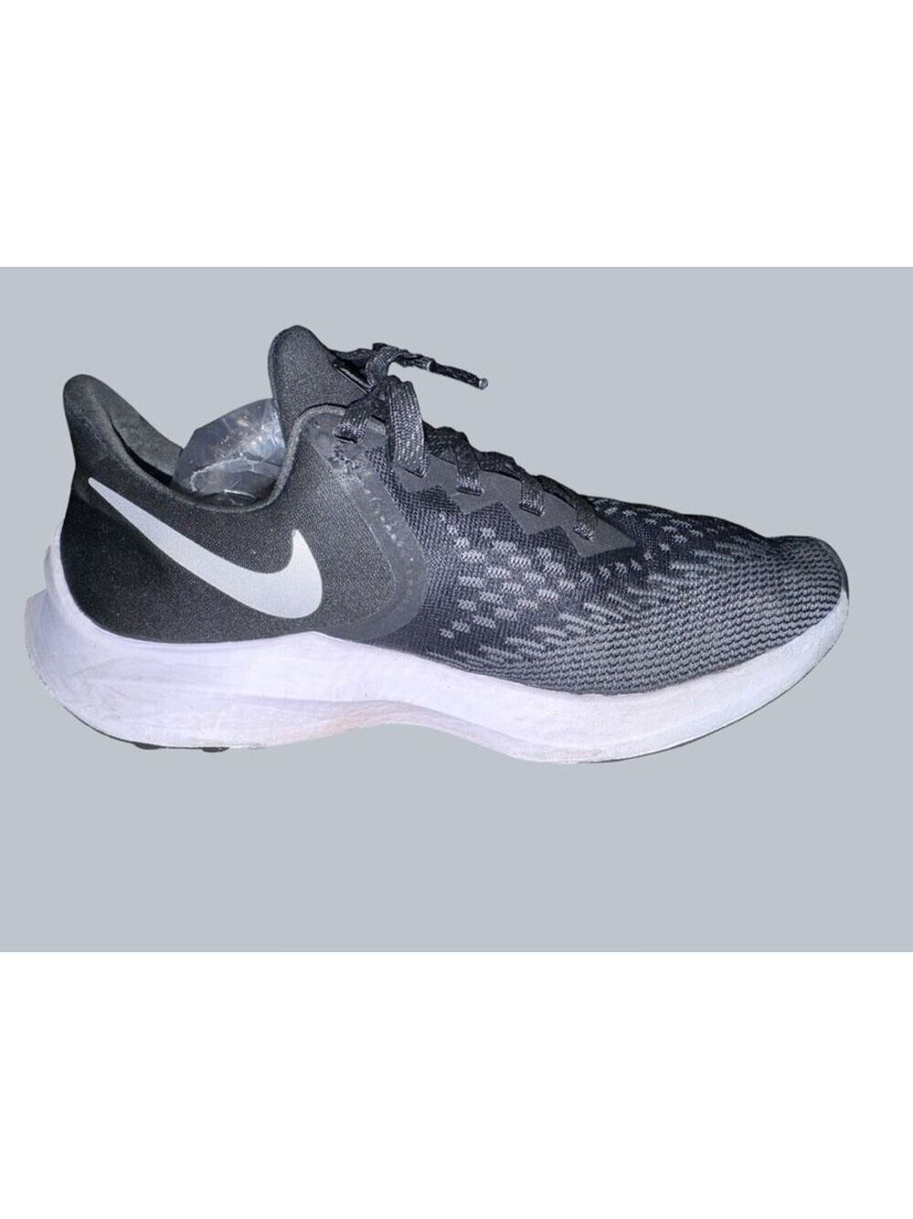 Women's Nike Zoom Winflo Black White Athletic Shoes Size 6
